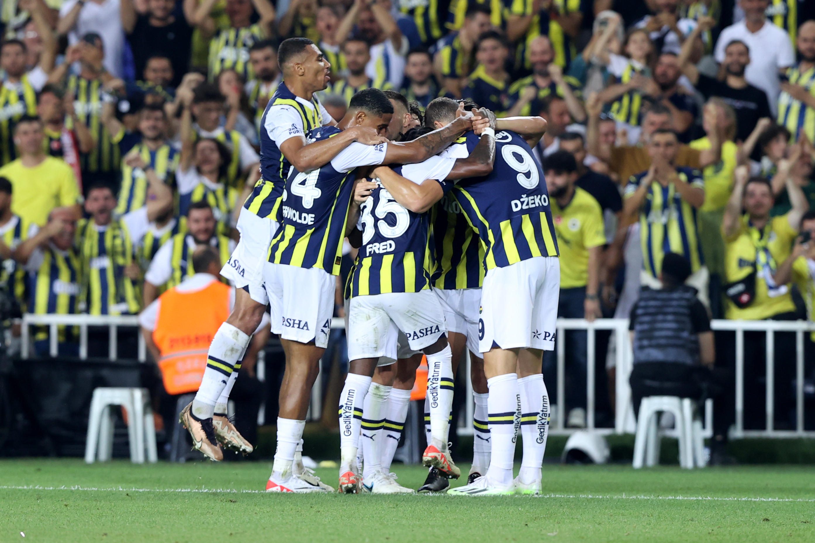 AA-20230824-31991251-31991249-FENERBAHCE_TWENTE (1)