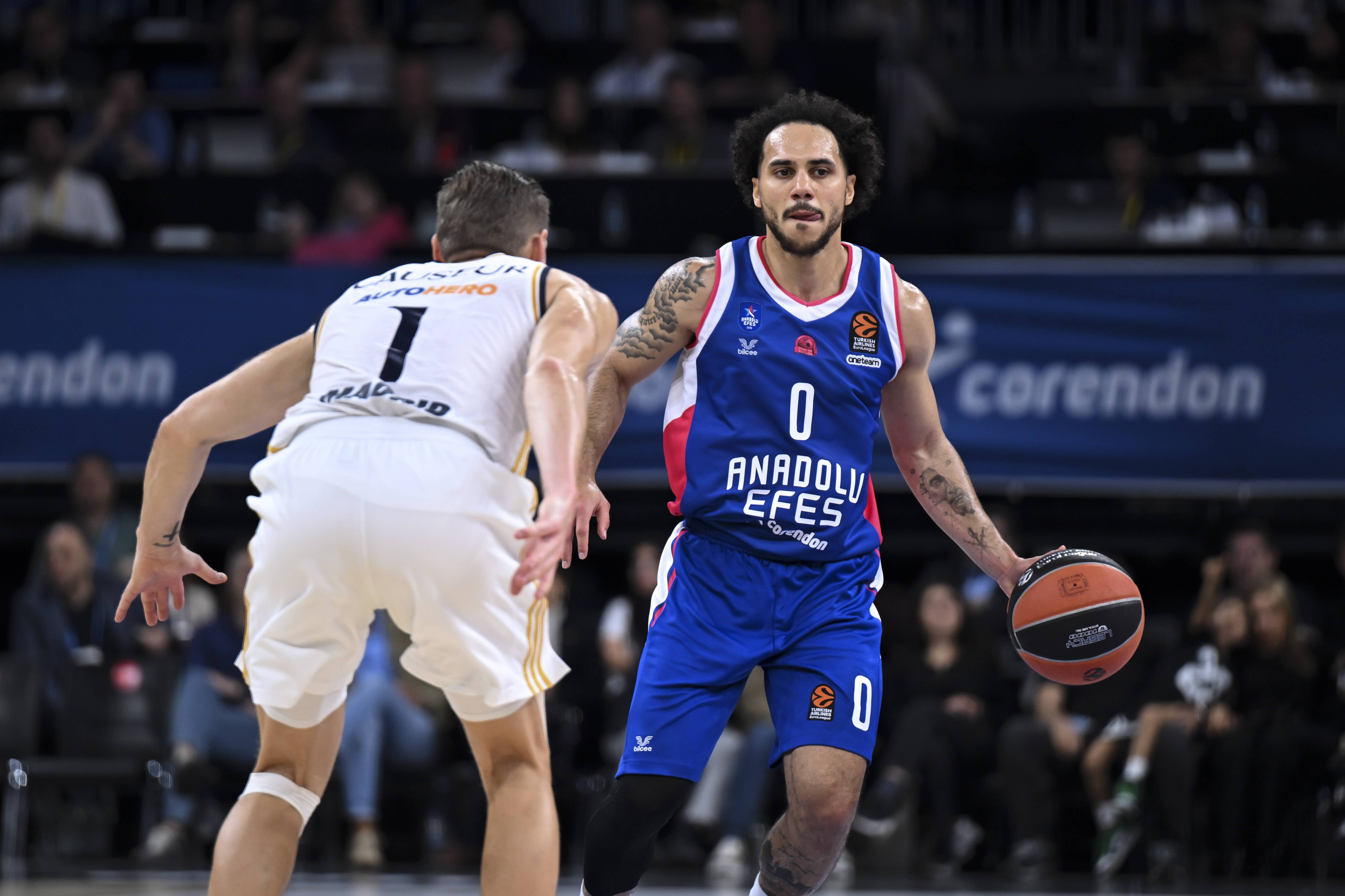 AA-20231012-32386044-32386035-ANADOLU_EFES_REAL_MADRID (1)