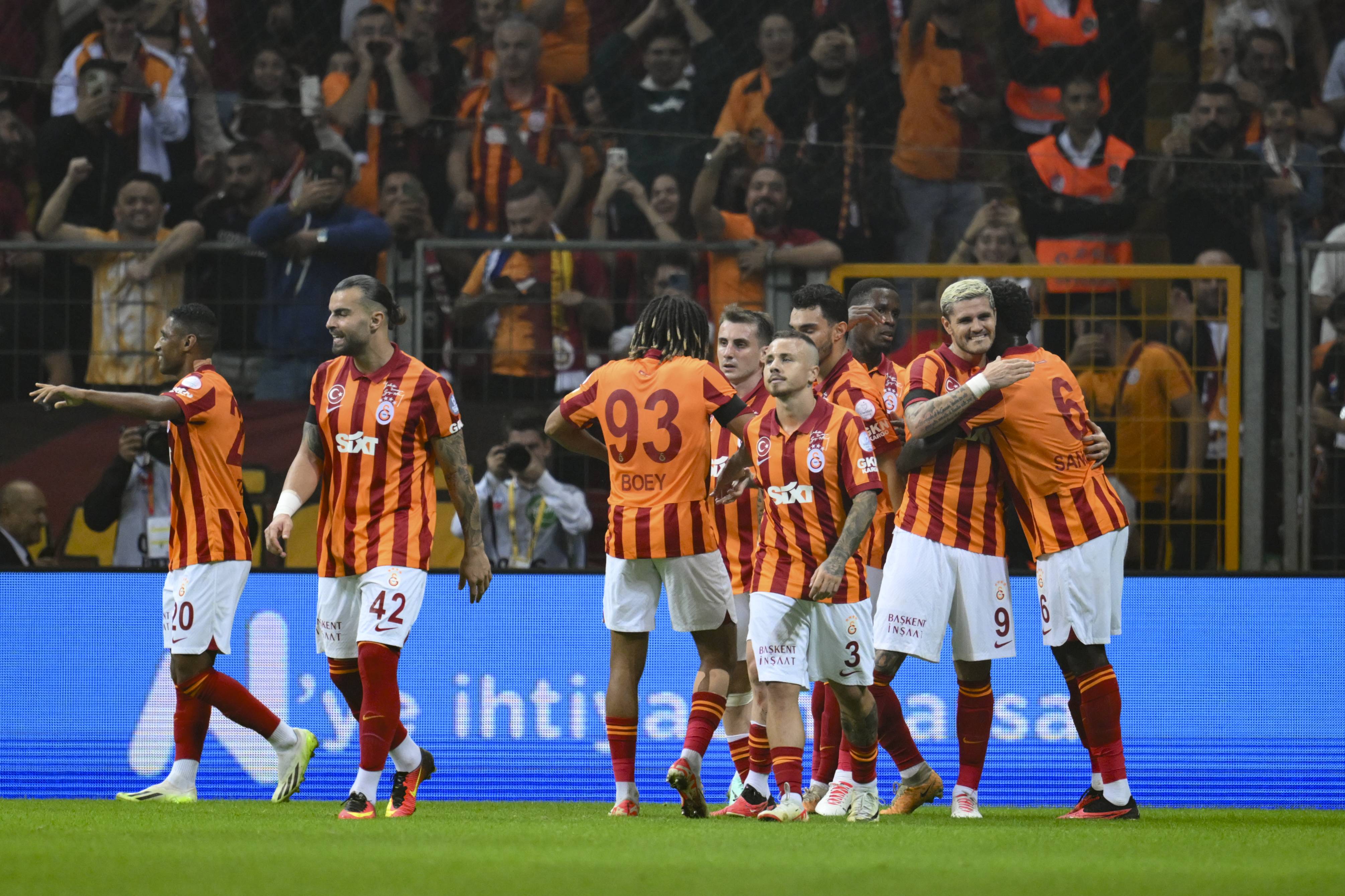 AA-20231021-32476741-32476737-GALATASARAY_BESIKTAS (1)