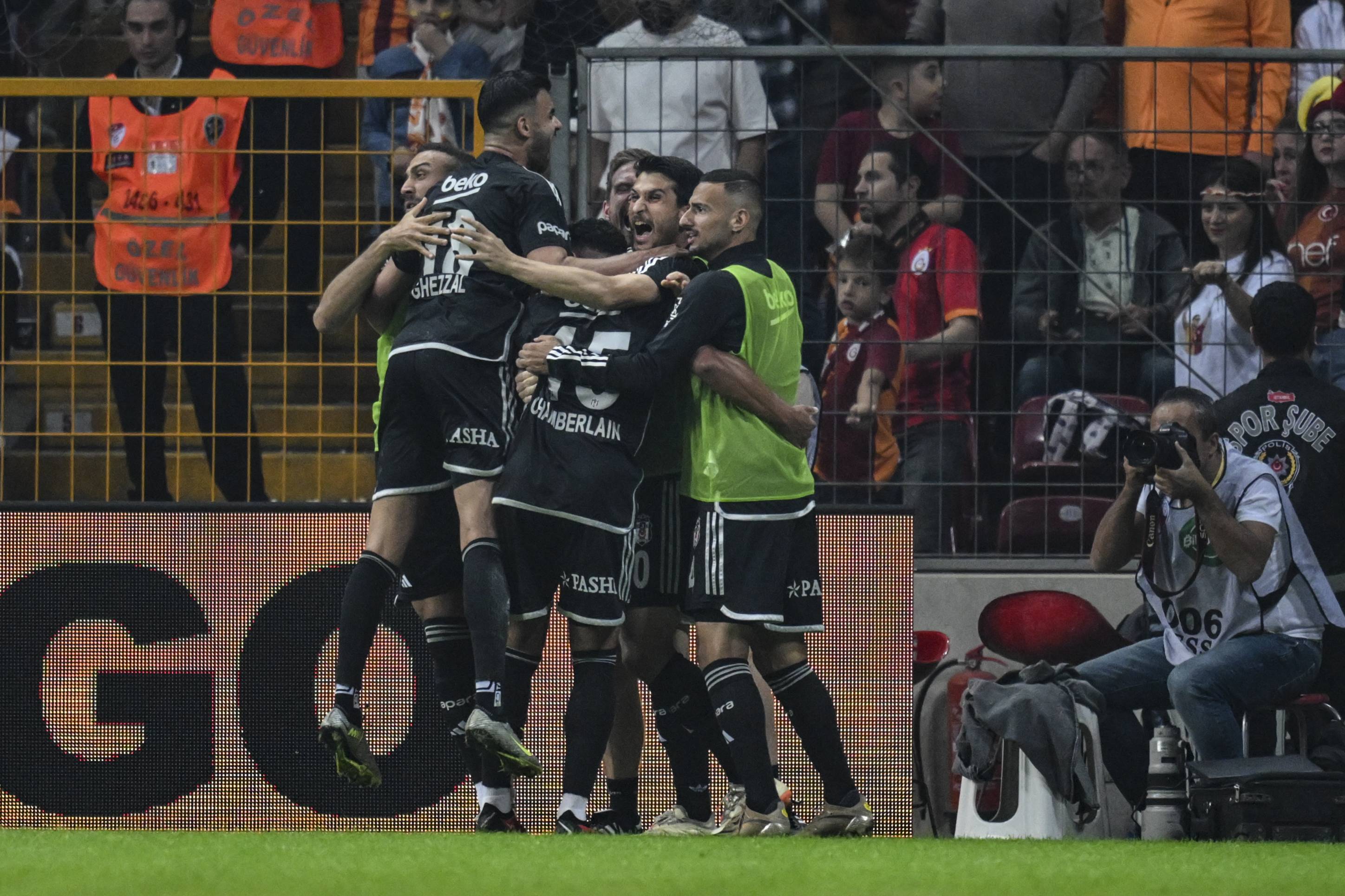 AA-20231021-32478070-32478046-GALATASARAY_BESIKTAS (1)