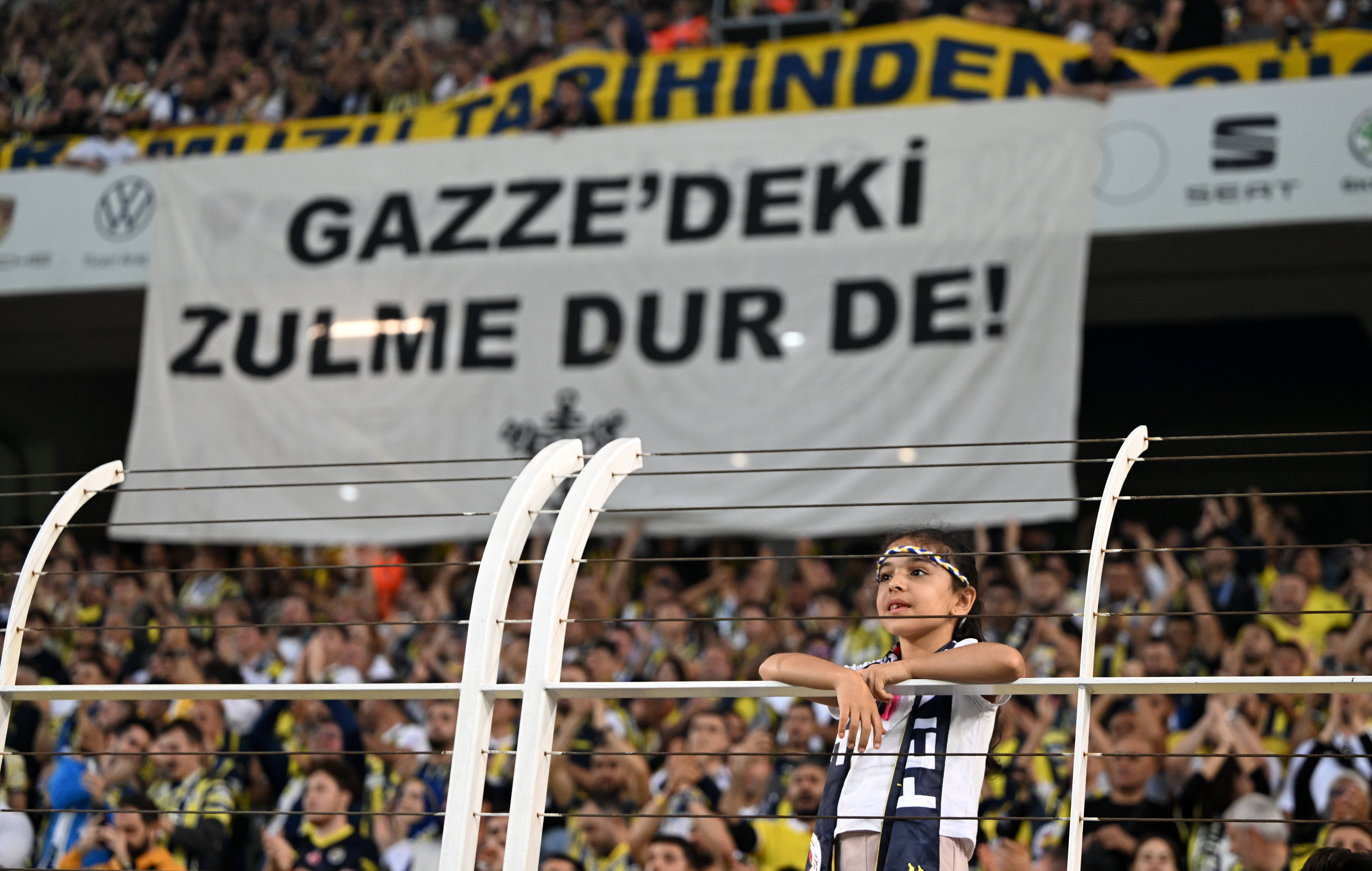 AA-20231022-32486695-32486693-FENERBAHCE_ATAKAS_HATAYSPOR (1)