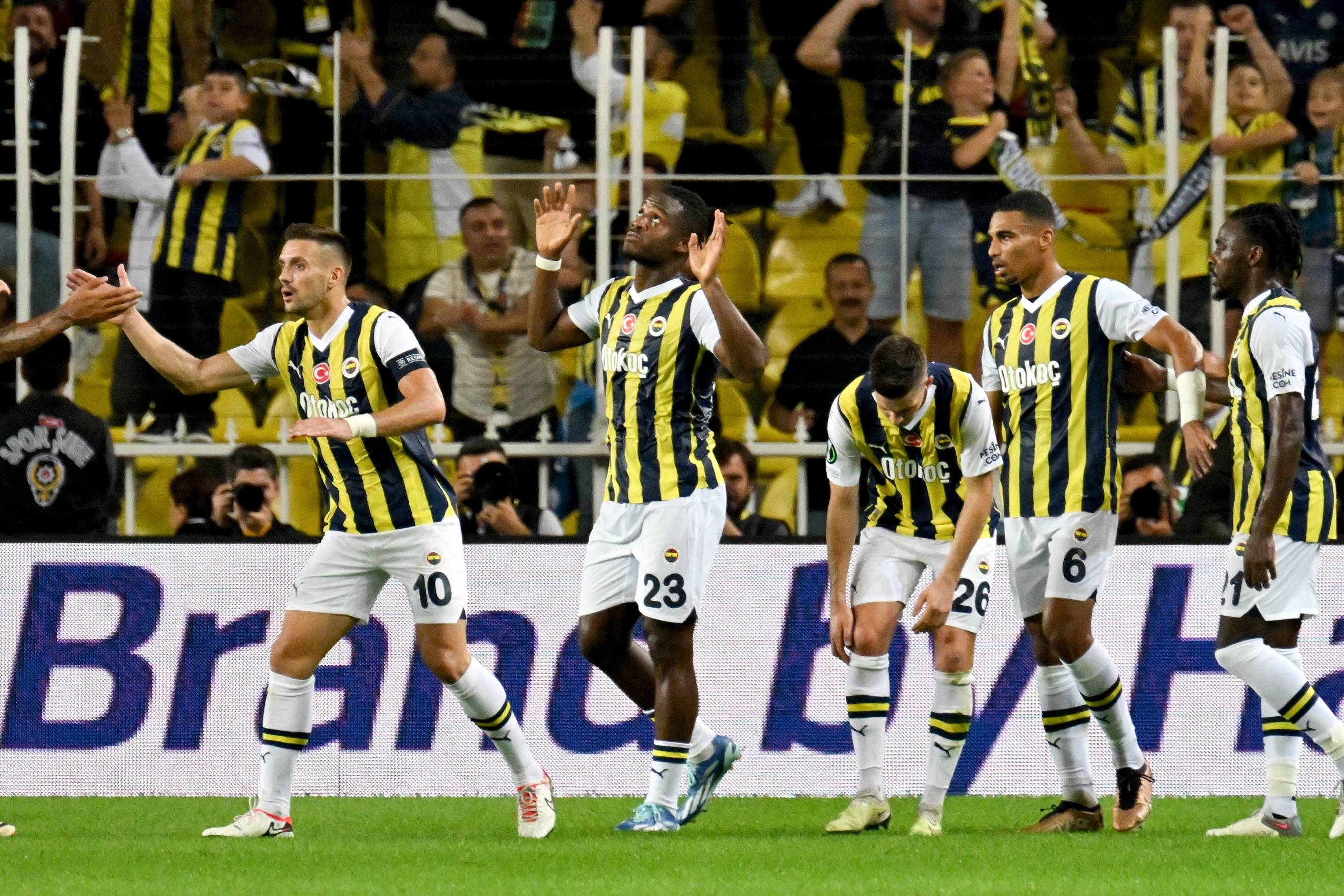 AA-20231026-32529447-32529444-FENERBAHCE_LUDOGORETS (1)