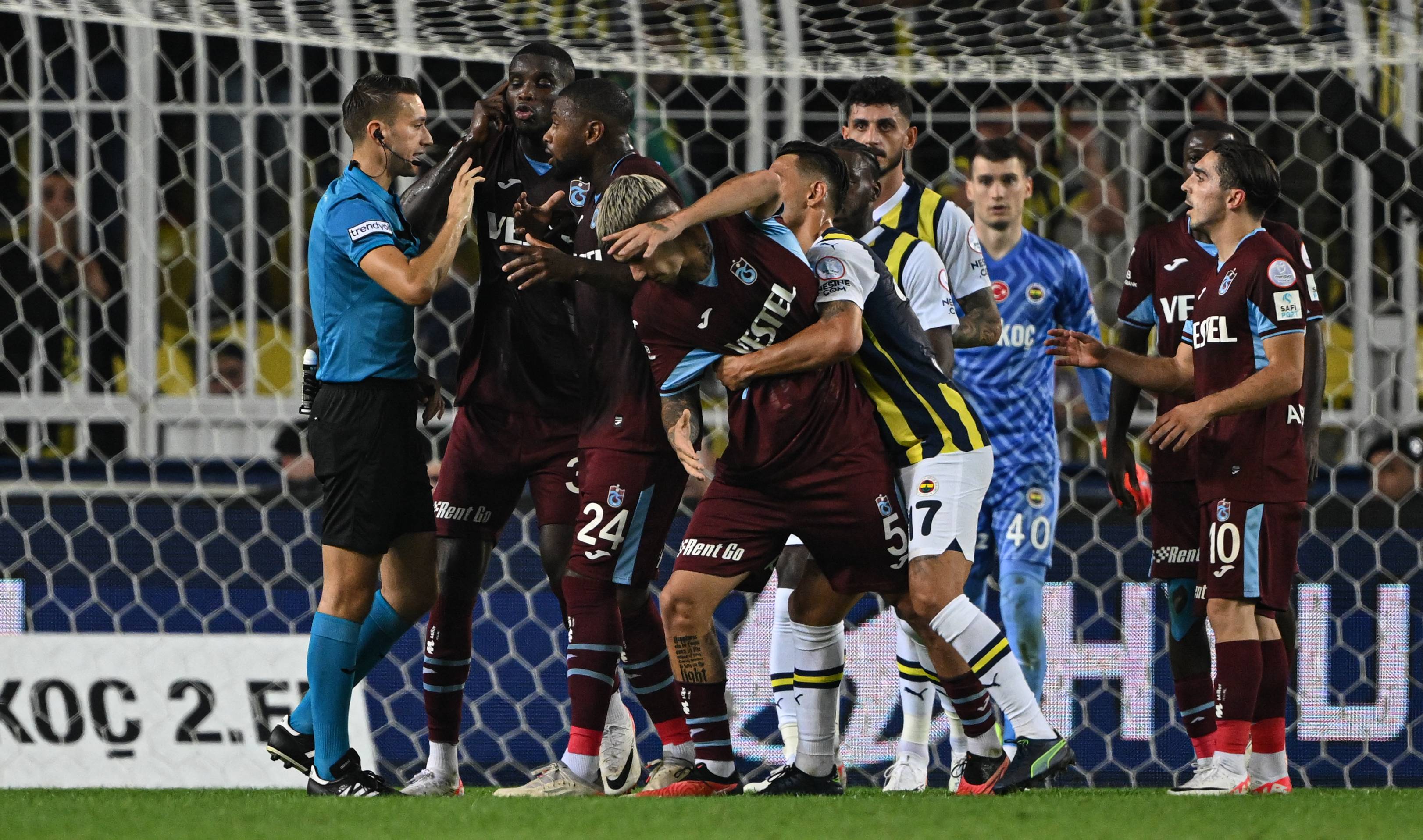 AA-20231104-32655616-32655612-FENERBAHCE_TRABZONSPOR (1)