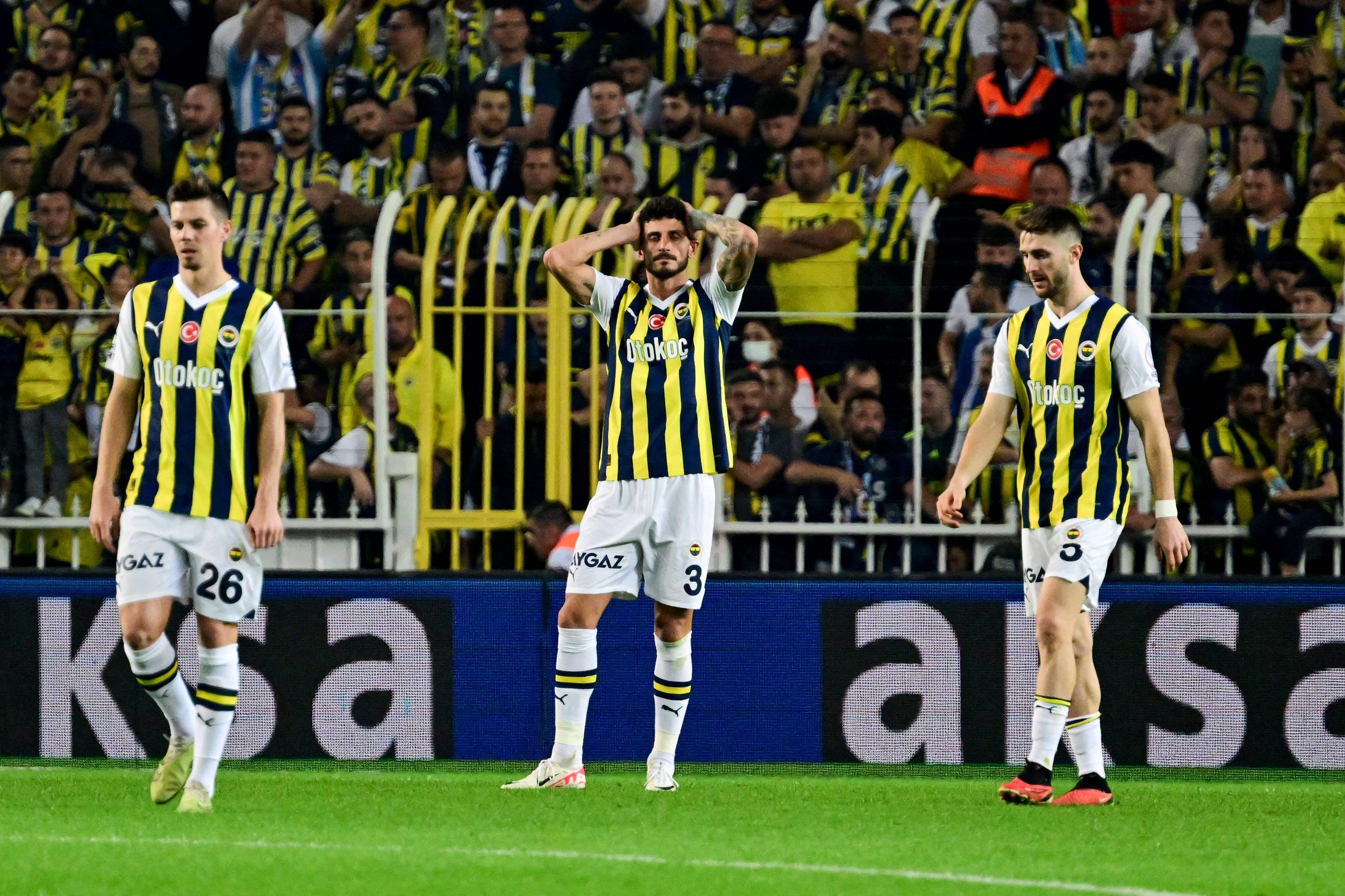 AA-20231104-32656136-32656134-FENERBAHCE_TRABZONSPOR (1)