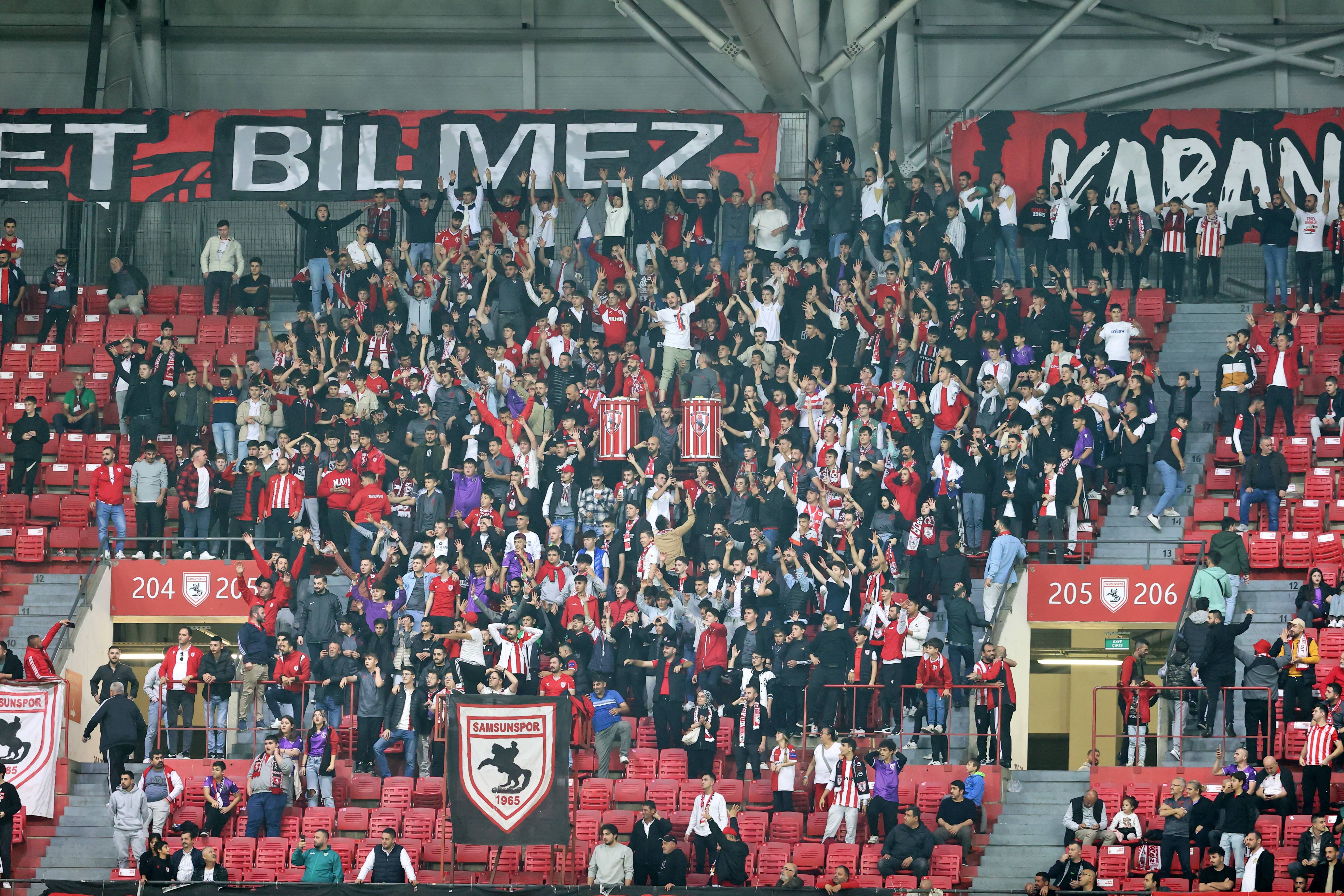 AA-20231108-32745986-32745984-YILPORT_SAMSUNSPOR_ISTANBULSPOR (1)