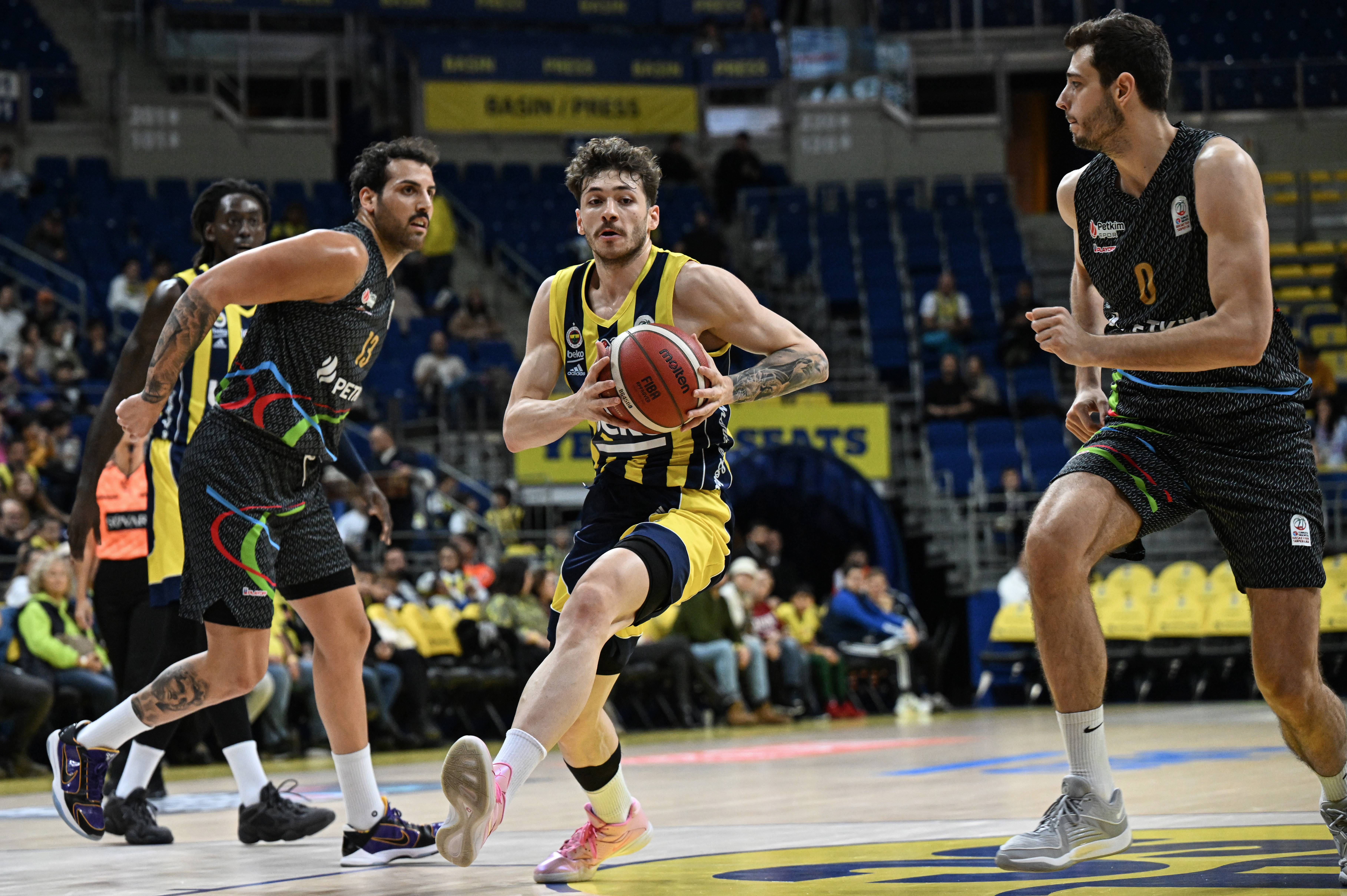 AA-20231126-33031362-33031357-FENERBAHCE_BEKO_ALIAGA_PETKIMSPOR (1)