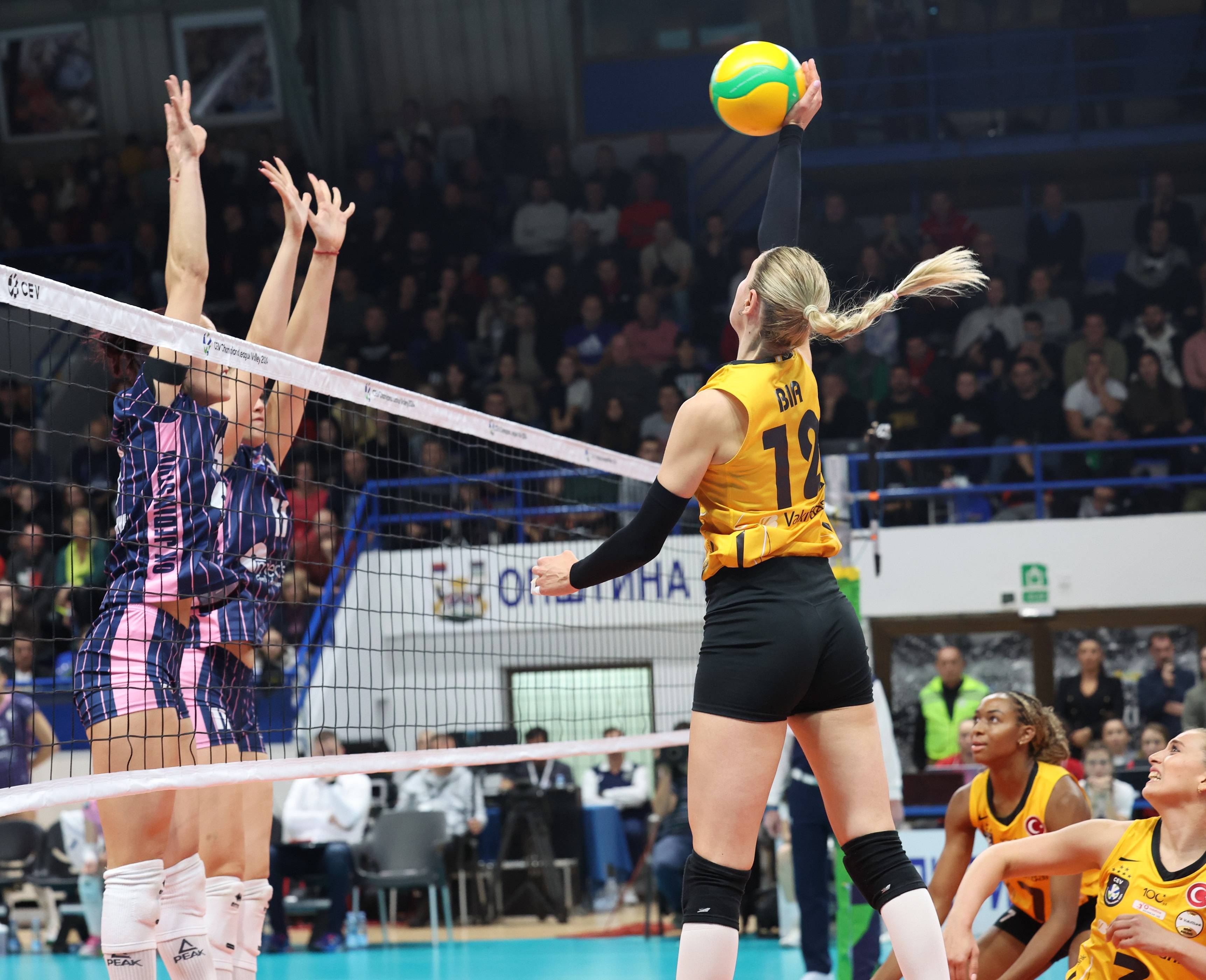 VakıfBank, Şampiyonlar Ligi'ne 2'de 2 yaptı (4) (1)