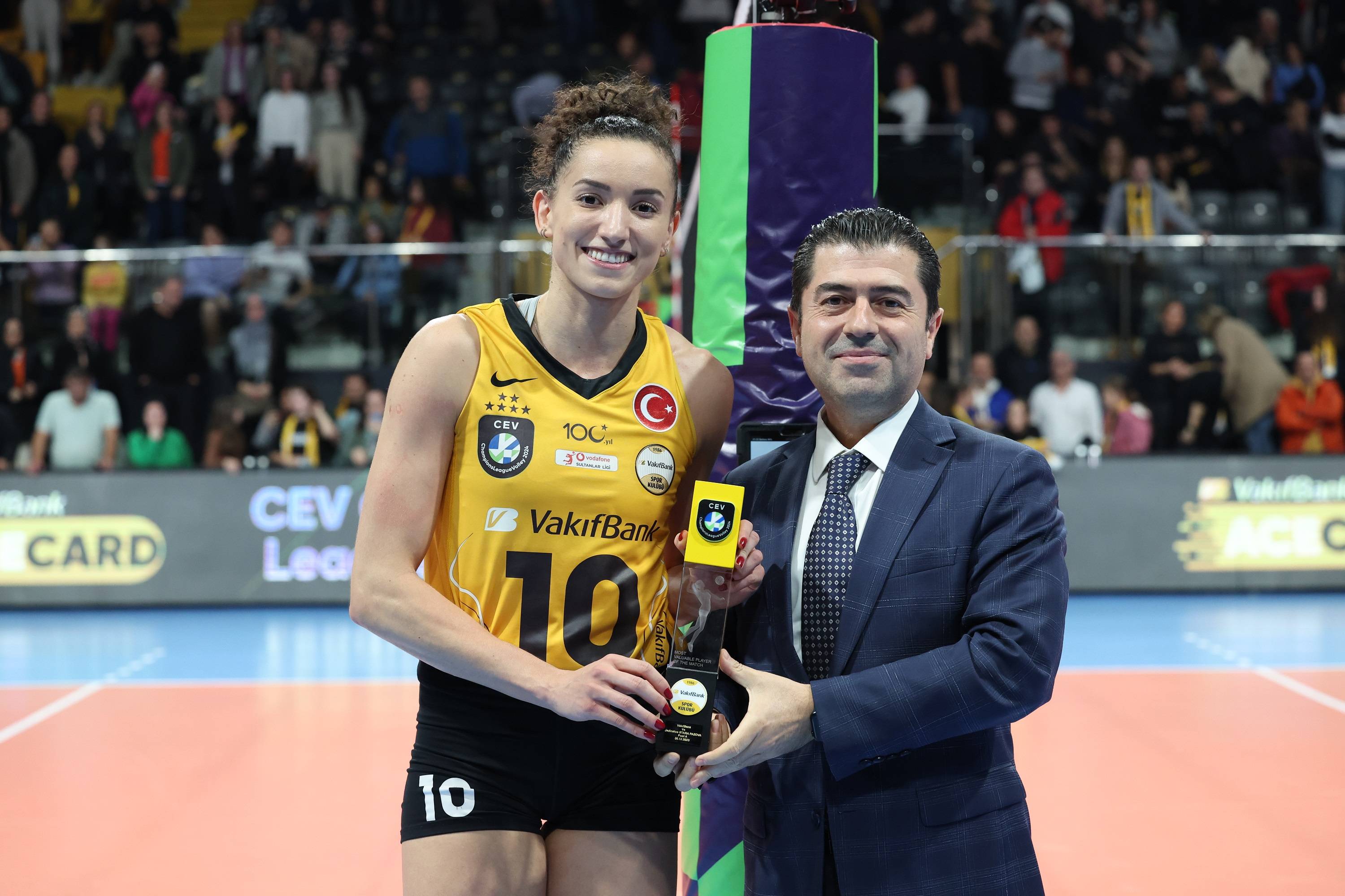 VakıfBank, CEV Şampiyonlar Ligi'nde Pazova'yı 3-1 ile geçti (6) (1) (1)